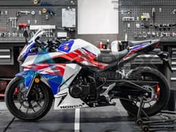 White Red Blue - Honda CBR400R (2019-2023) ABS Fairings — Style FE9 | Apex Fairings — view 1