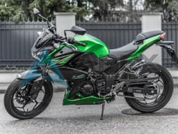 Green Matte Black - Kawasaki Z250 / Z300 (2015-2016) ABS Fairings — Style FE9 | Apex Fairings — view 1