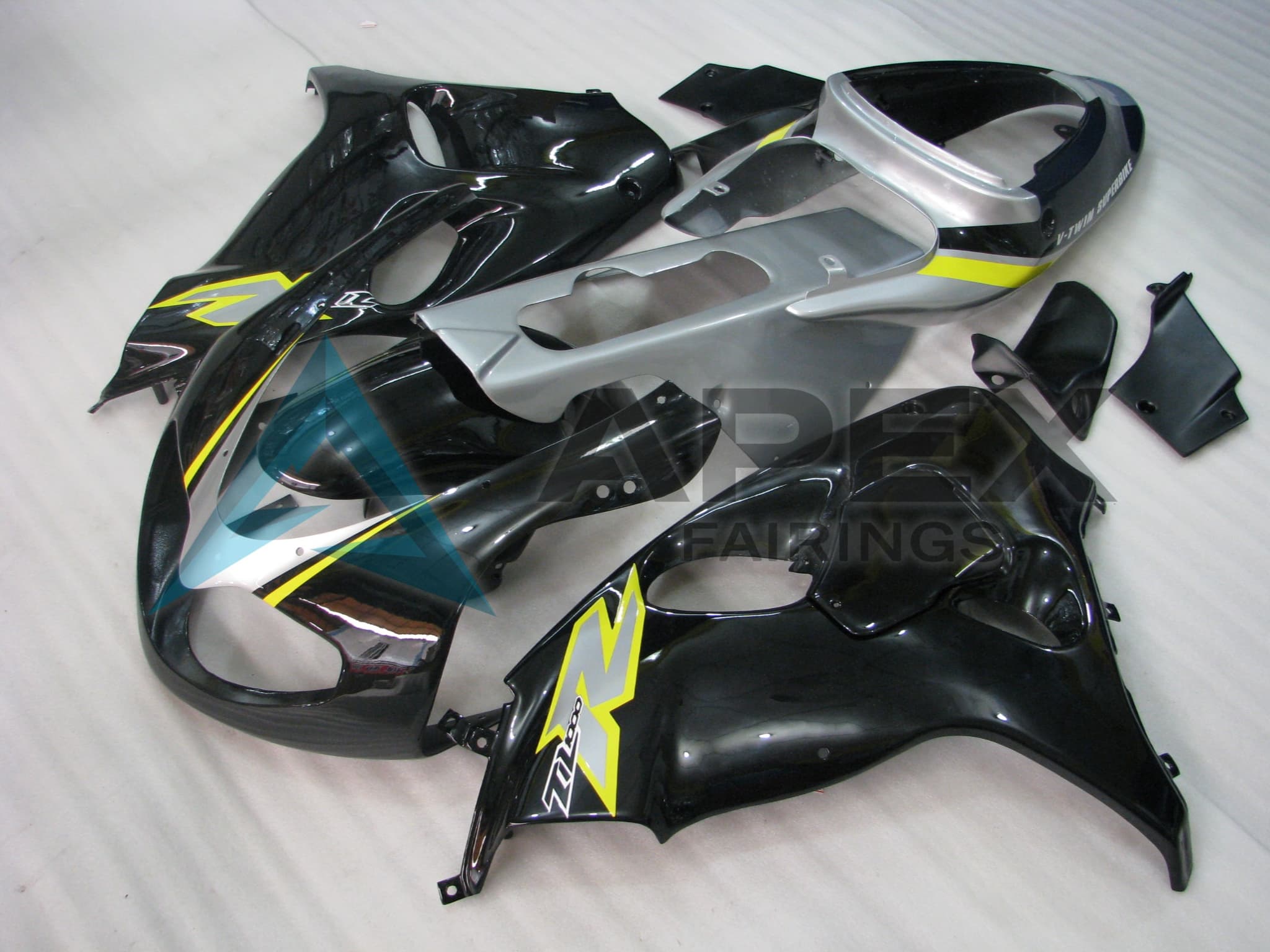 Gloss Black & Silver - Suzuki TL1000R (1998-2003) ABS Fairings — Style 16 | Apex Fairings